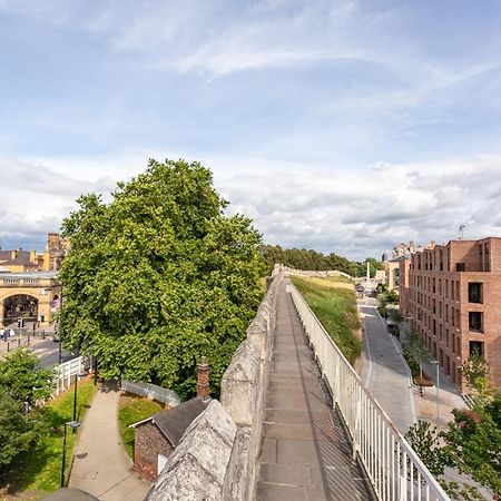 Luxury 2 Bedroom Apartment With Free Parking In The Heart Of York Exteriör bild