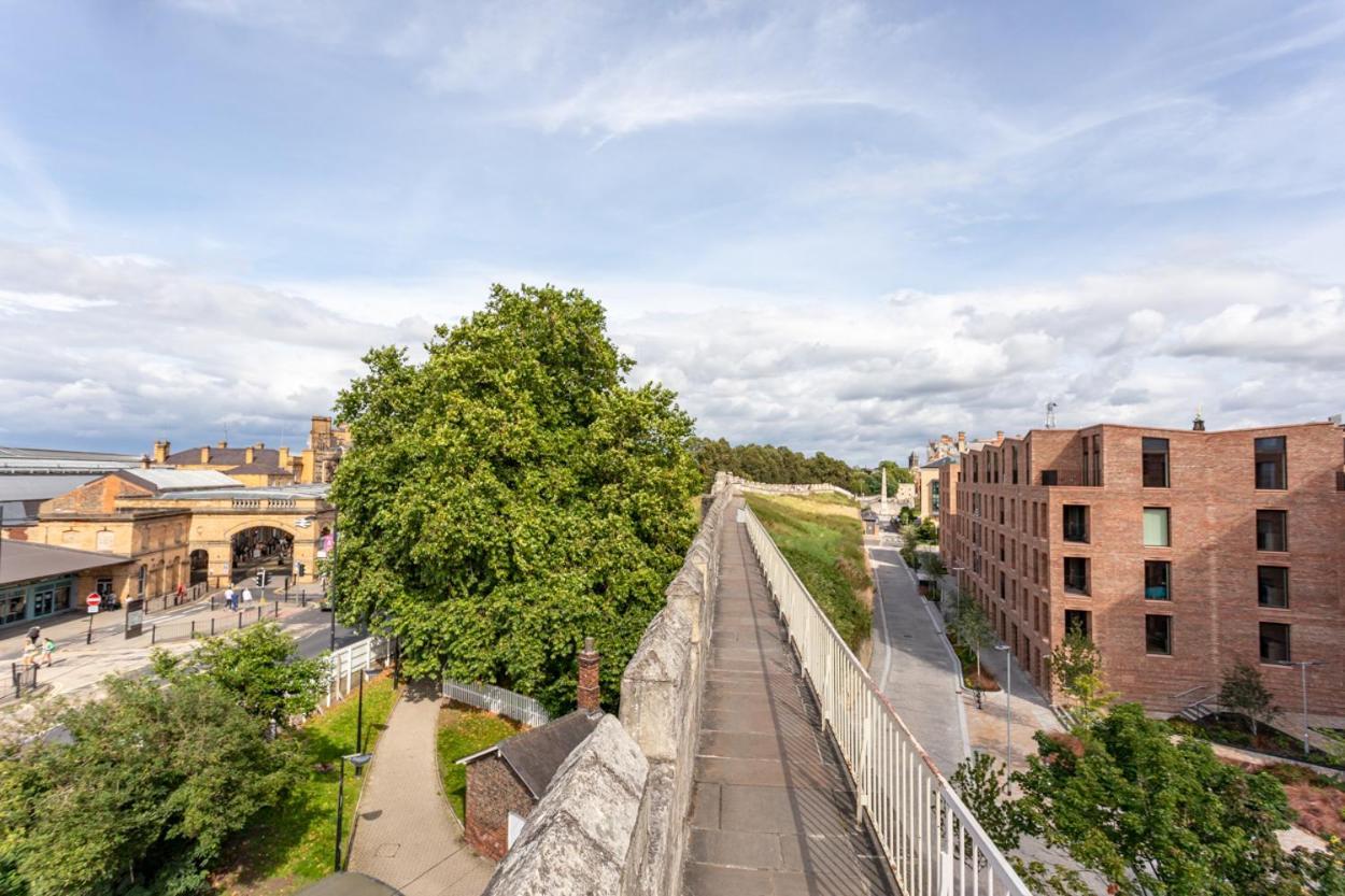 Luxury 2 Bedroom Apartment With Free Parking In The Heart Of York Exteriör bild