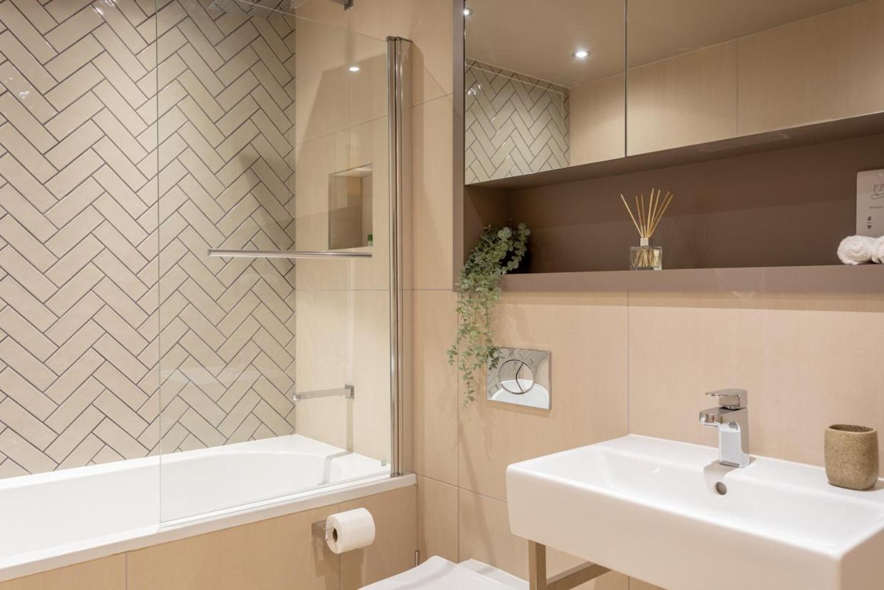 Luxury 2 Bedroom Apartment With Free Parking In The Heart Of York Exteriör bild